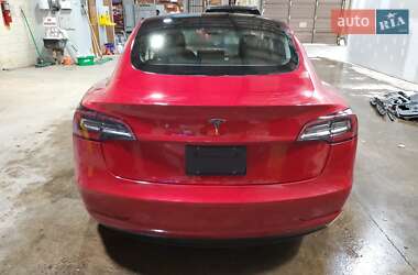 Седан Tesla Model 3 2023 в 