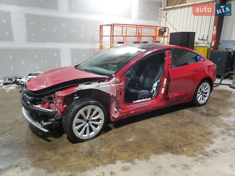 Седан Tesla Model 3 2022 в Киеве