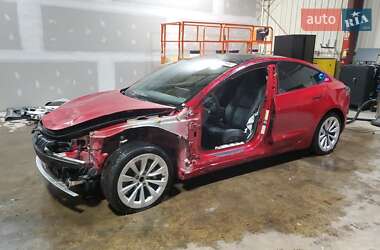 Седан Tesla Model 3 2023 в 