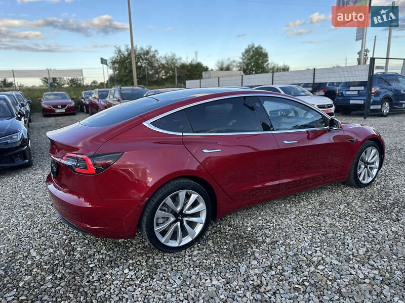 Седан Tesla Model 3 2018 в Ивано-Франковске