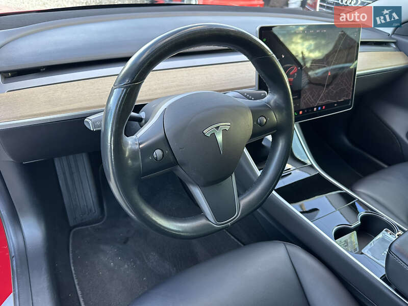 Седан Tesla Model 3 2018 в Ивано-Франковске