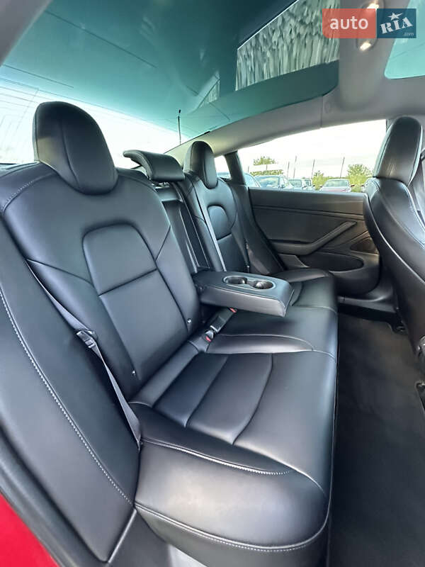 Седан Tesla Model 3 2018 в Ивано-Франковске