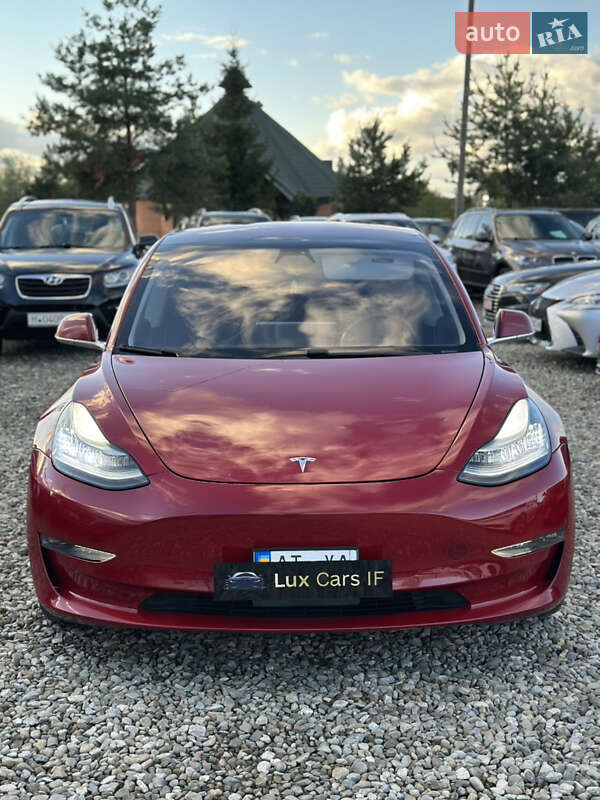 Седан Tesla Model 3 2018 в Ивано-Франковске