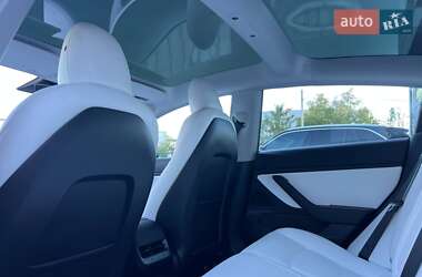 Седан Tesla Model 3 2020 в 