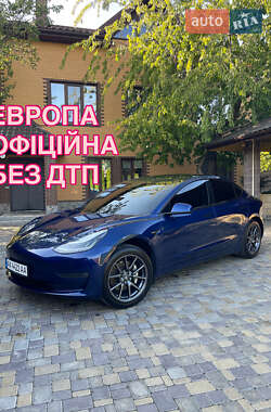 Седан Tesla Model 3 2019 в 