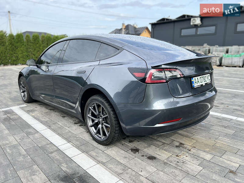 Седан Tesla Model 3 2018 в Луцке