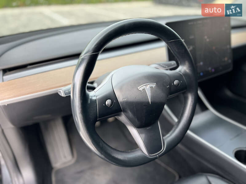 Седан Tesla Model 3 2018 в Луцке