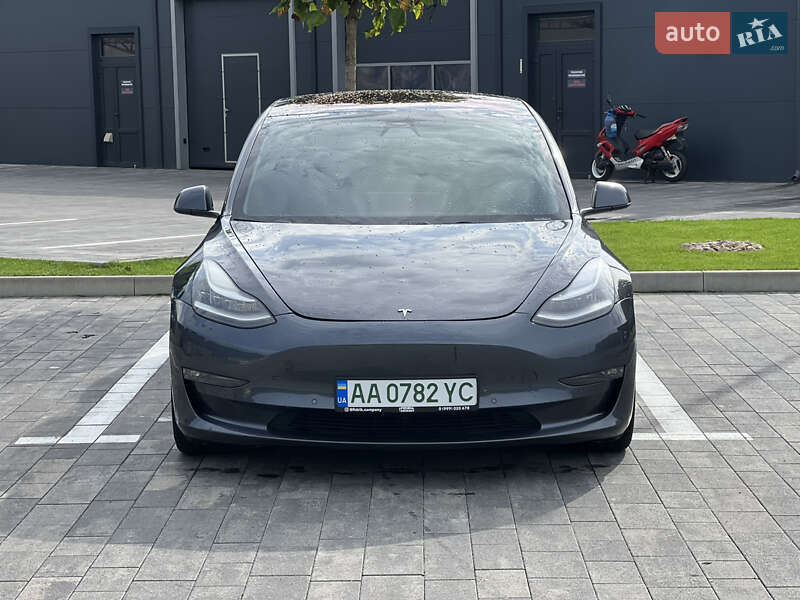 Седан Tesla Model 3 2018 в Луцке
