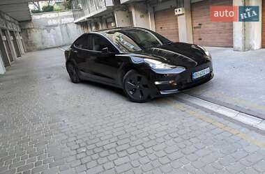 Седан Tesla Model 3 2021 в 