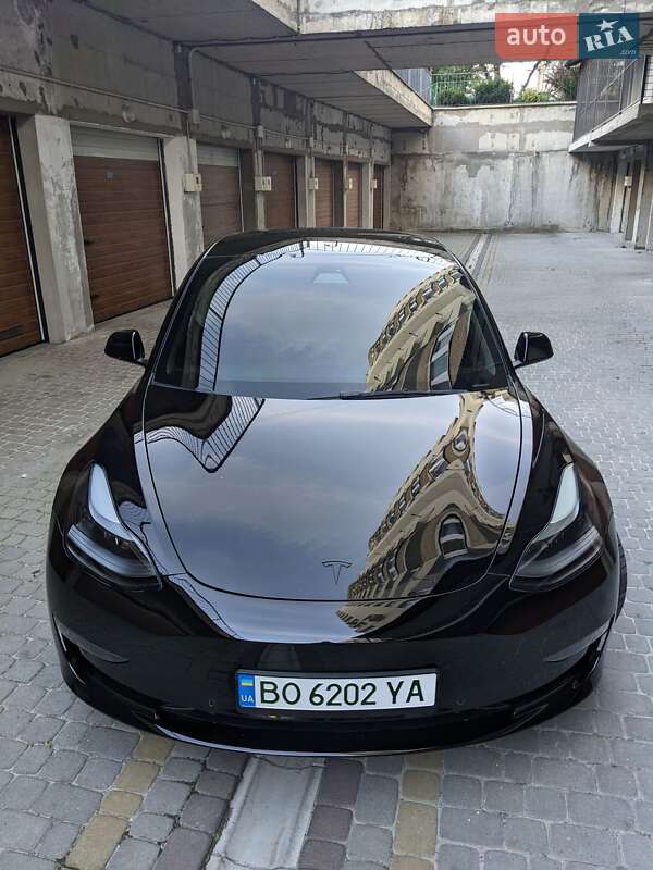 Tesla Model 3 2021
