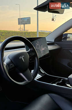 Седан Tesla Model 3 2018 в 