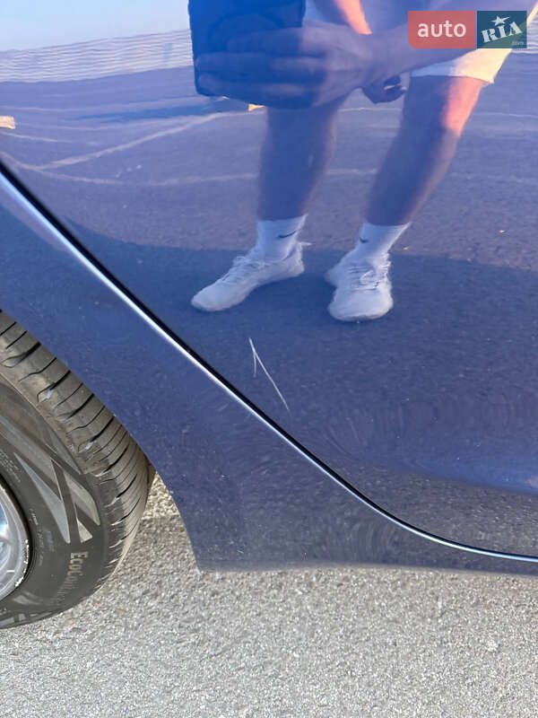 Седан Tesla Model 3 2018 в Львові