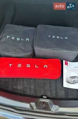 Седан Tesla Model 3 2020 в 