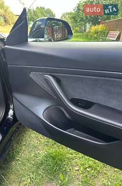 Седан Tesla Model 3 2020 в 