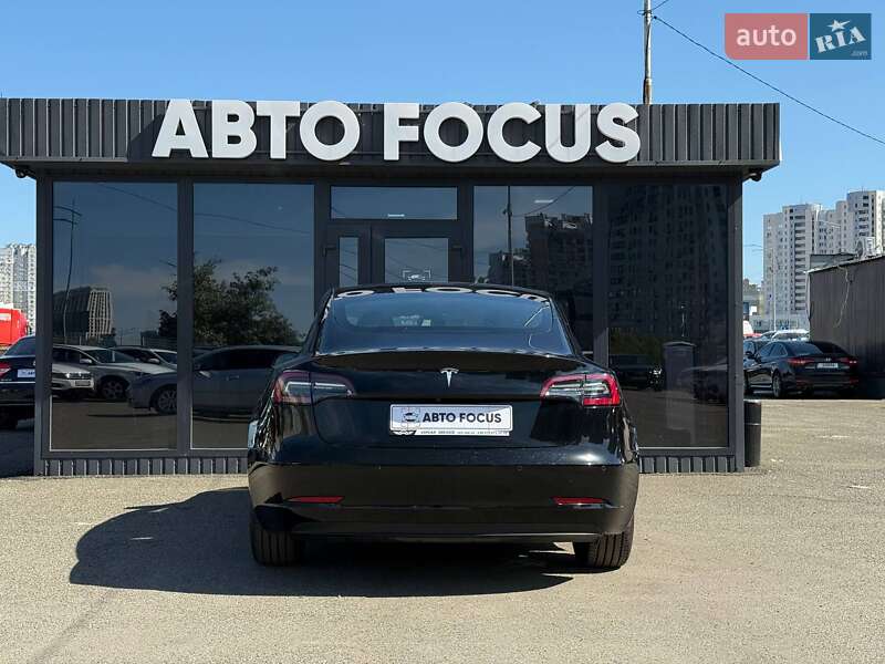 Седан Tesla Model 3 2020 в Киеве