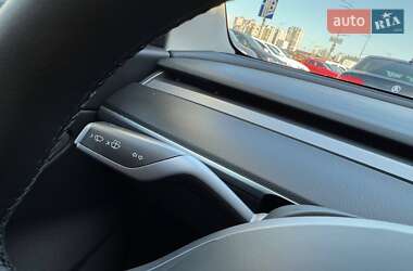 Седан Tesla Model 3 2020 в 