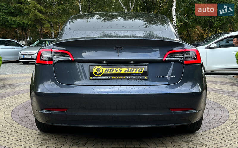 Седан Tesla Model 3 2022 в Львові