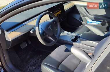 Седан Tesla Model 3 2022 в 