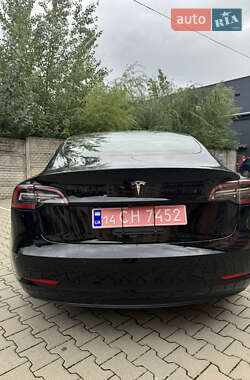 Седан Tesla Model 3 2020 в 