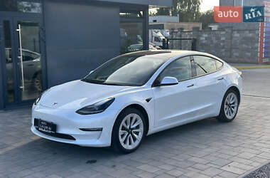 Седан Tesla Model 3 2022 в Ровно