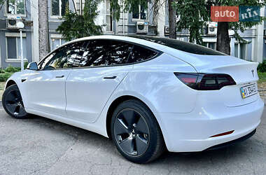 Седан Tesla Model 3 2021 в 