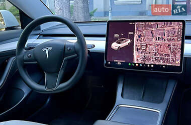 Седан Tesla Model 3 2021 в 