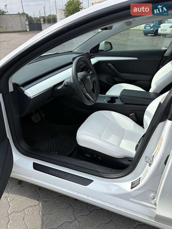 Седан Tesla Model 3 2021 в Львові