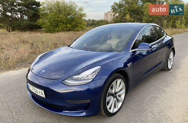 Седан Tesla Model 3 2019 в Дніпрі