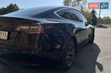 Седан Tesla Model 3 2020 в 