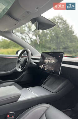 Седан Tesla Model 3 2024 в 