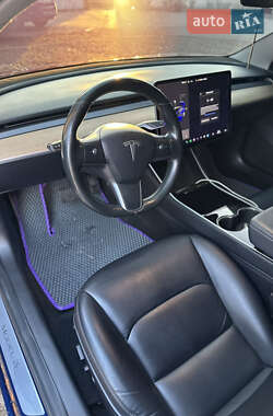 Седан Tesla Model 3 2018 в 