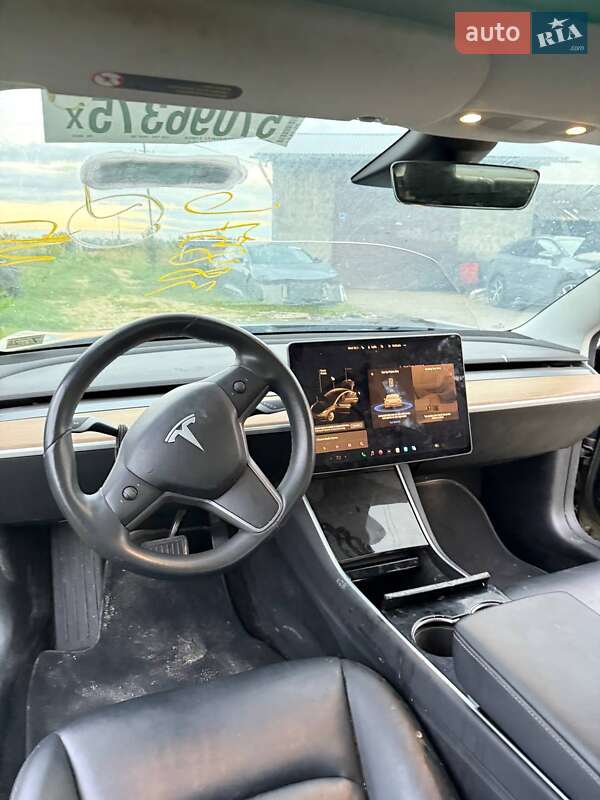 Седан Tesla Model 3 2019 в Львові