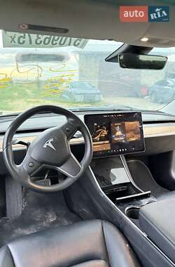 Седан Tesla Model 3 2019 в 