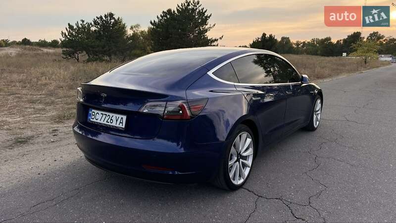 Седан Tesla Model 3 2019 в Днепре