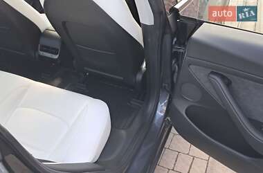 Седан Tesla Model 3 2023 в 
