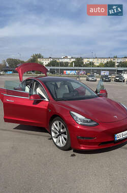 Седан Tesla Model 3 2018 в 