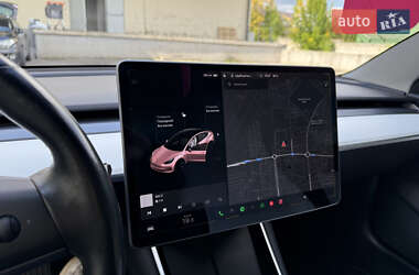 Седан Tesla Model 3 2018 в 