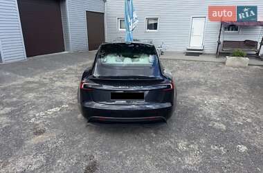 Седан Tesla Model 3 2024 в 