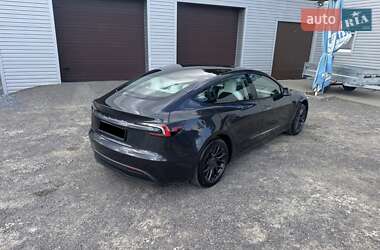 Седан Tesla Model 3 2024 в 