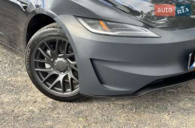 Седан Tesla Model 3 2024 в 