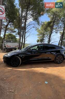 Седан Tesla Model 3 2024 в 