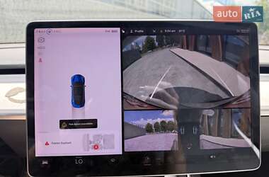 Седан Tesla Model 3 2019 в 