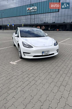 Седан Tesla Model 3 2020 в 