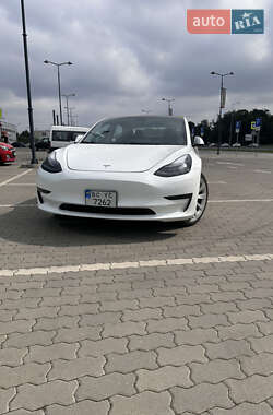 Седан Tesla Model 3 2020 в 