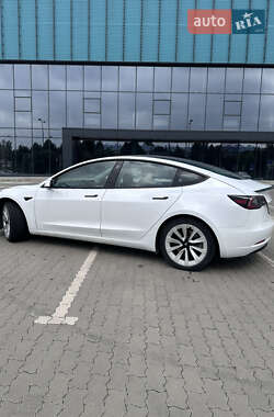 Седан Tesla Model 3 2020 в 