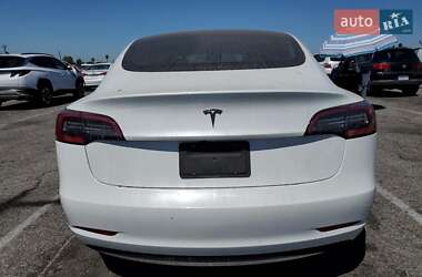 Седан Tesla Model 3 2023 в 