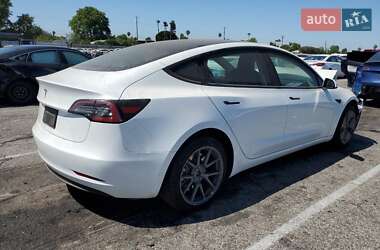 Седан Tesla Model 3 2023 в 