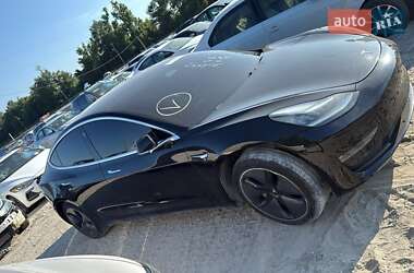 Седан Tesla Model 3 2019 в Черкасах