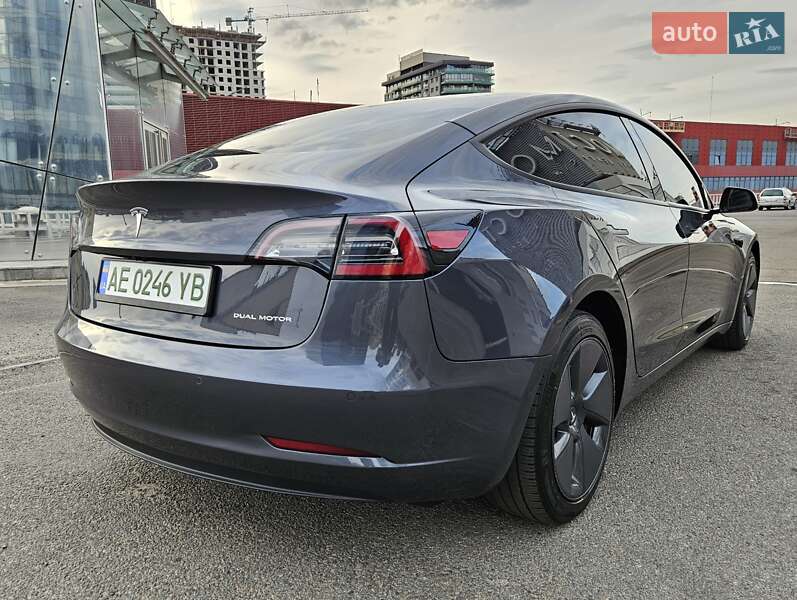 Седан Tesla Model 3 2022 в Дніпрі