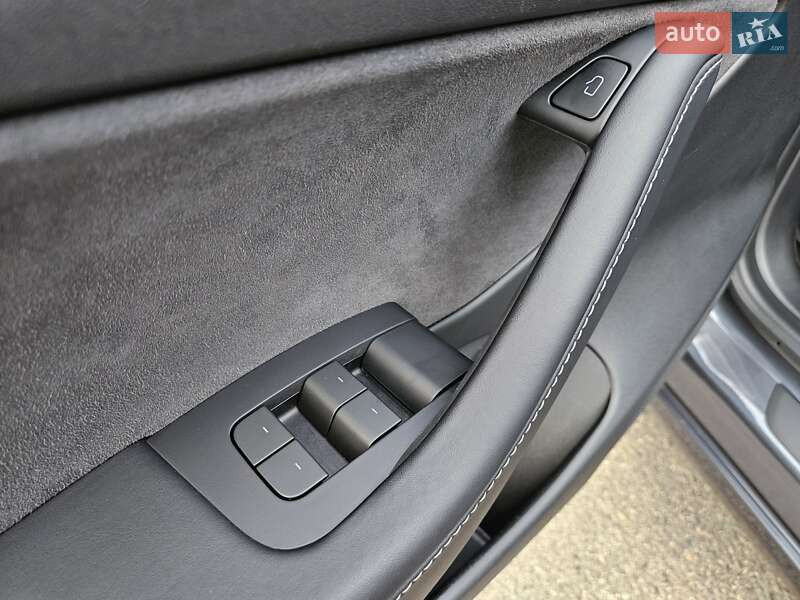 Седан Tesla Model 3 2022 в Дніпрі